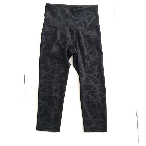 Old Navy Active Crop Leggings - Picture 2 of 8